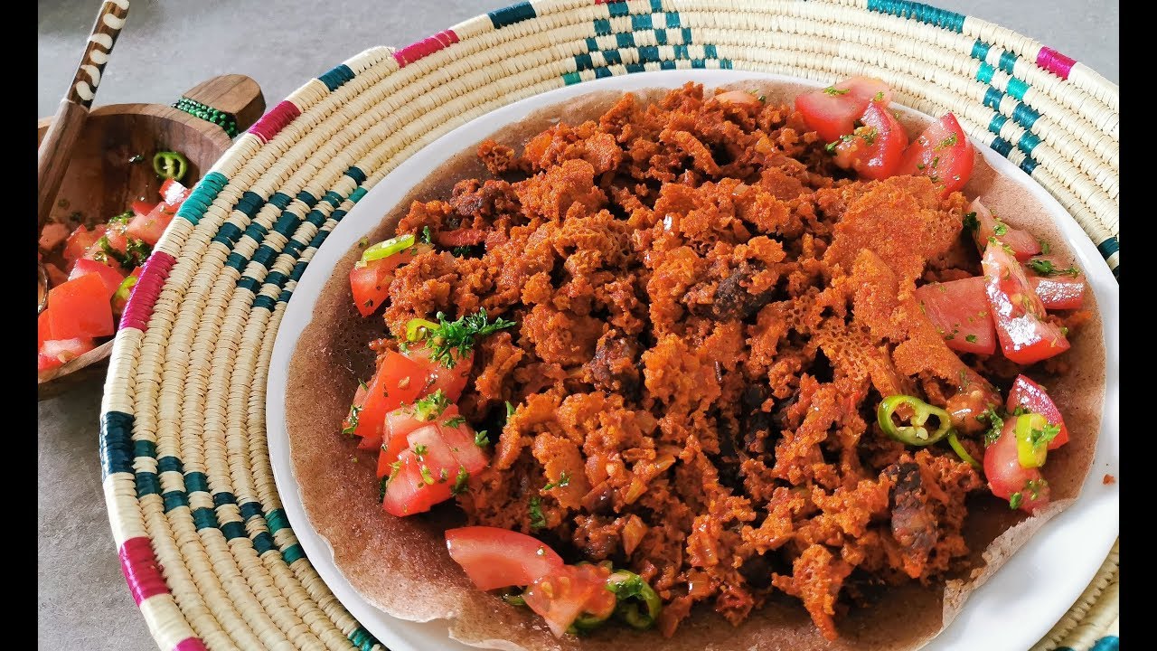 የድርቆሽና የቁዋንጣ ፍርፍር  Firfir with dried injera and meat Äthiopish kochen