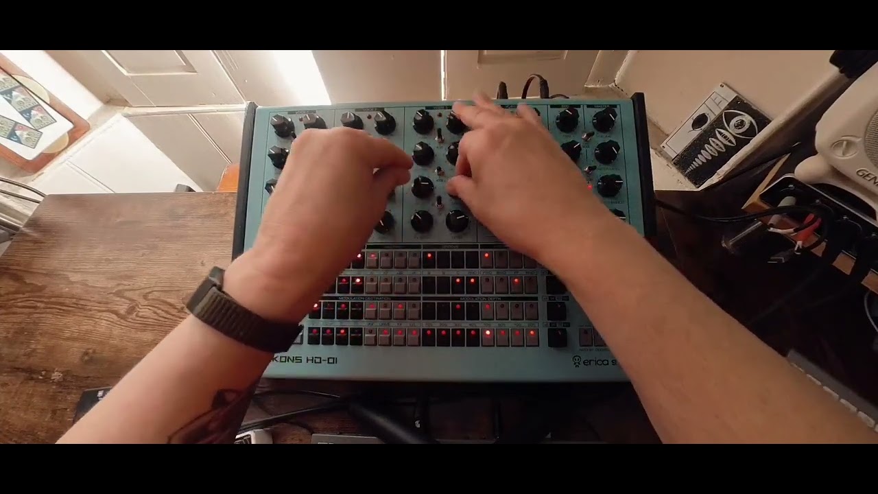 Erica Synths PĒRKONS HD-01 - Solo Jam - Ambient to Techno