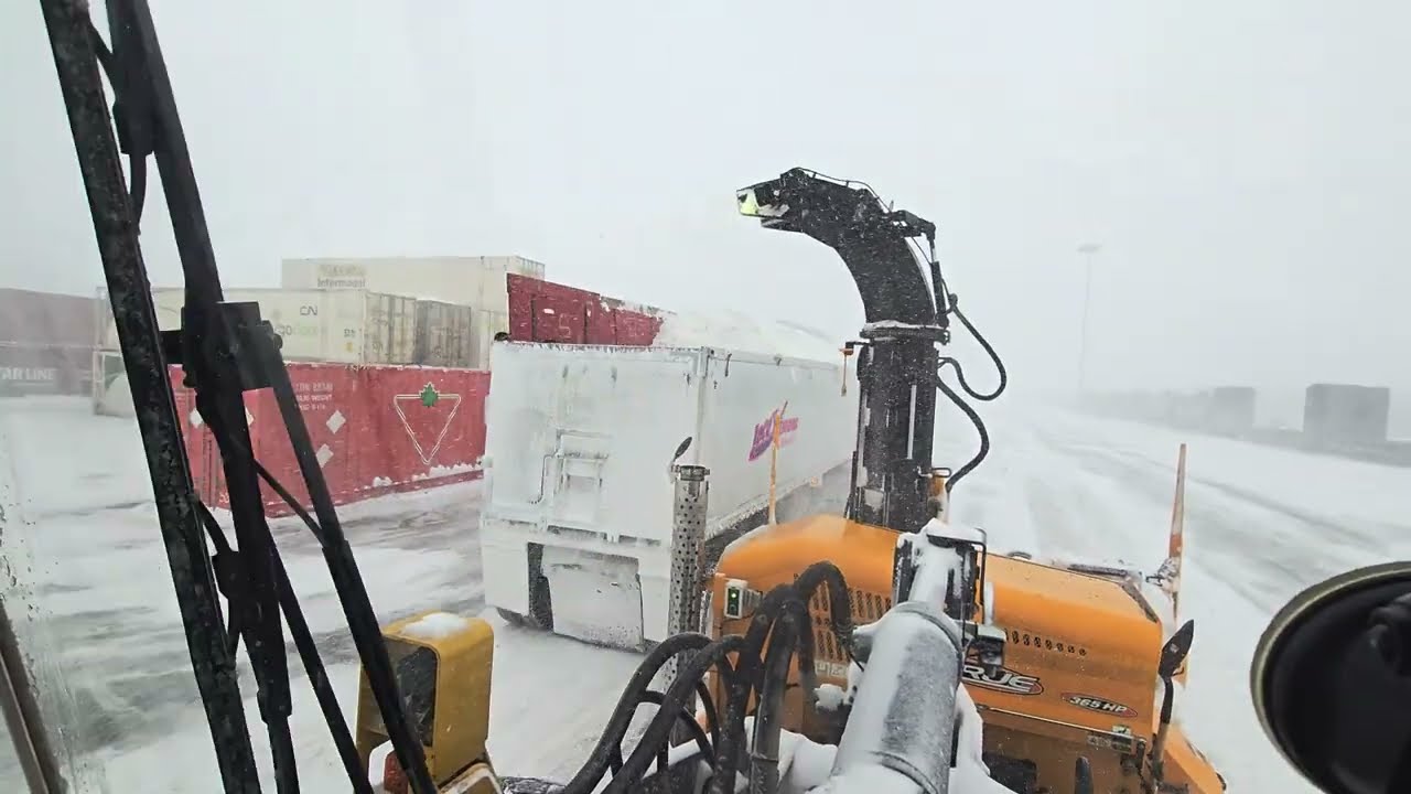 #Tempête de neige sur Montréal. Un beau 72 cm. #Snowstorm over Montreal. A beautiful 72 centimeters.