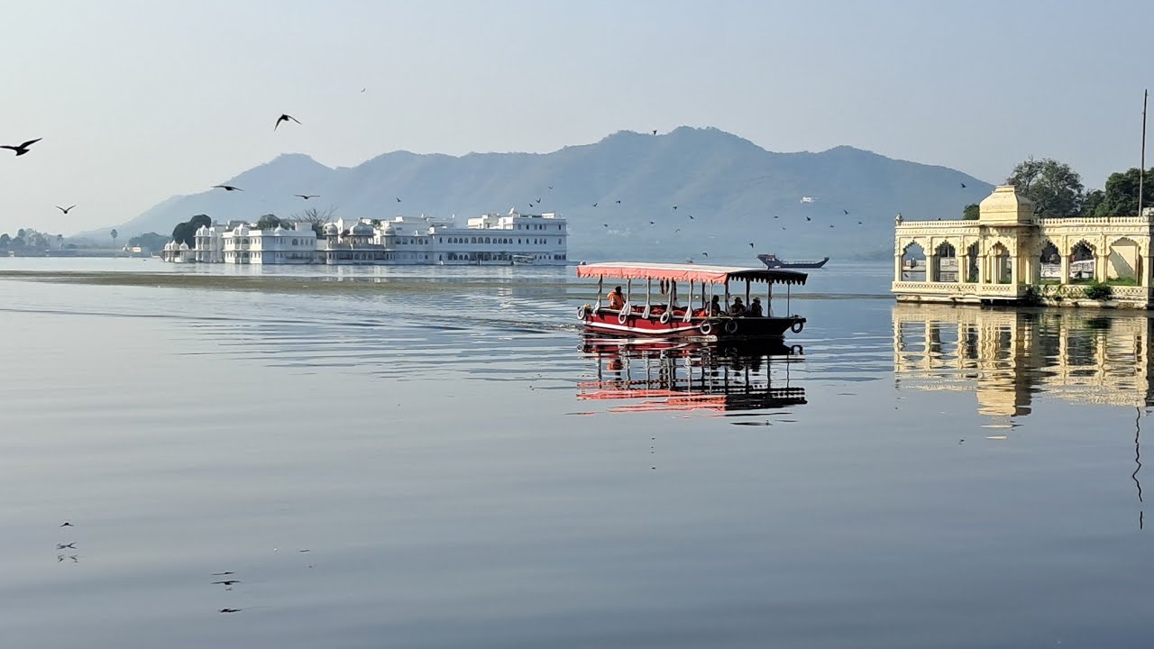 Boat Ride at Lake Pichola, Udaipur, Rajasthan