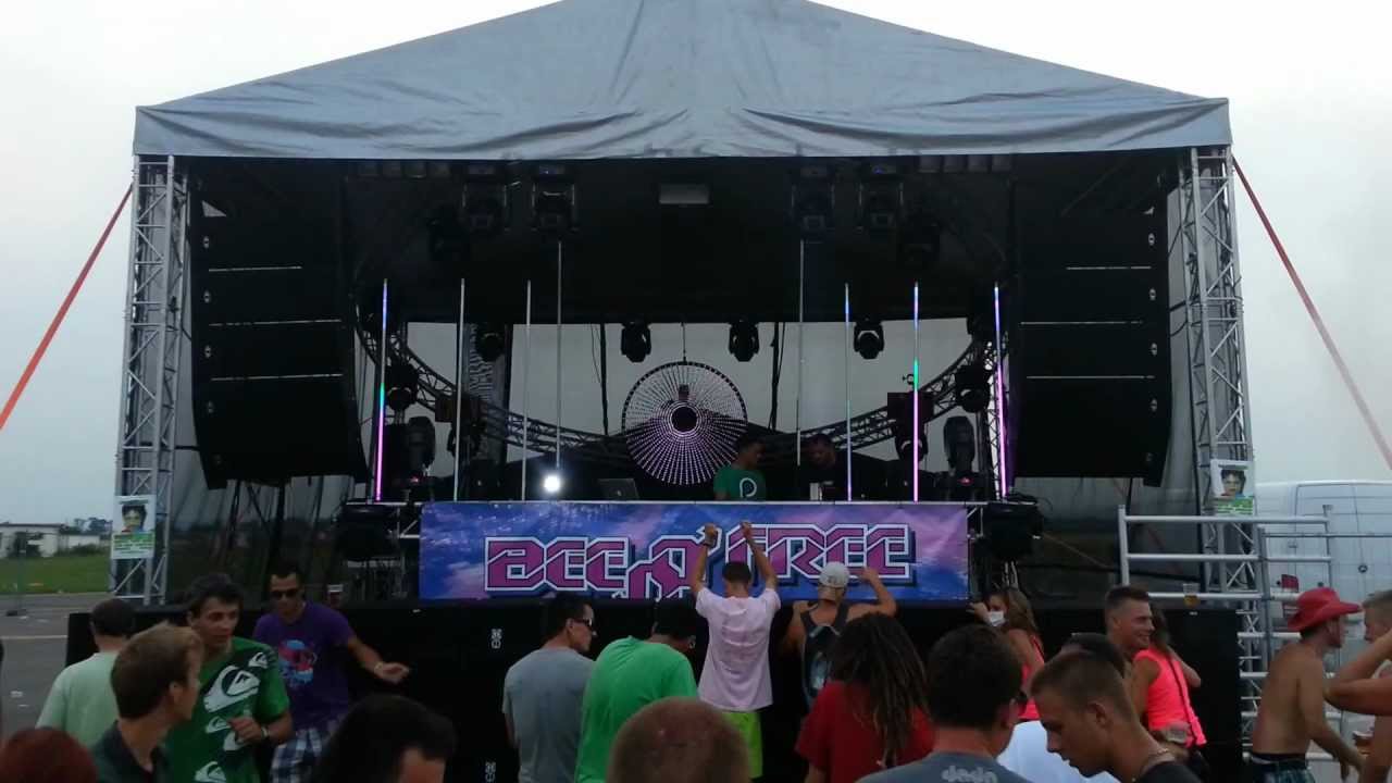 DJ Jakup Techhouse.sk stage na BeeFree 2012