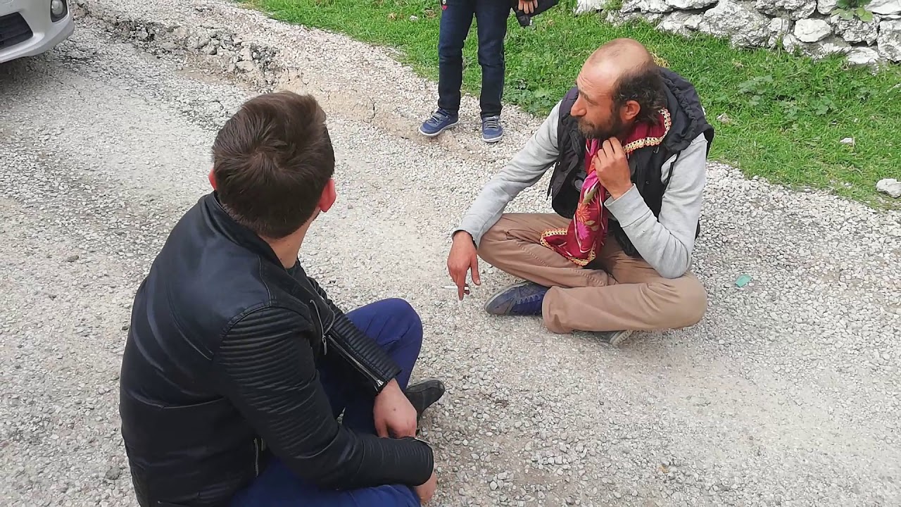 DEMİRCİ'nin HIRKALI köyünde DAMAT ERCAN' ın Düğün konvoyu davul zurna eşliğinde