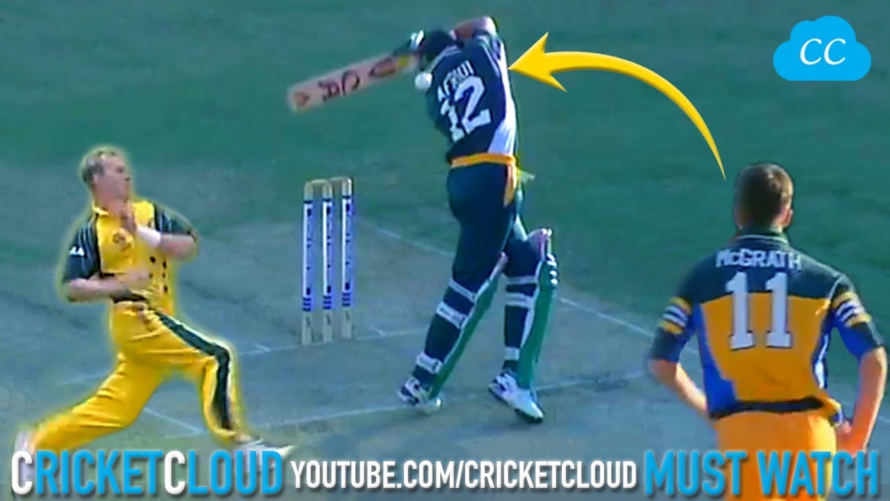 Afridi vs McGrath & Lee - Got Hit on Head Then Proved Umpire wrong “McGrath not easy to Smash away”