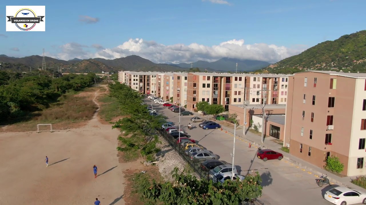 VOLANDO EN DRONE 4K - SANTA MARTA -NUEVOS PROYECTOS EN LA VIA A MINCA - COLOMBIA