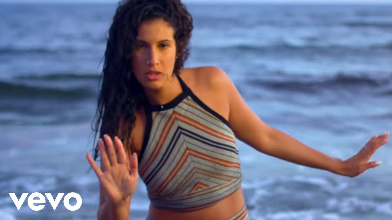 Lyna Mahyem - Tsunami