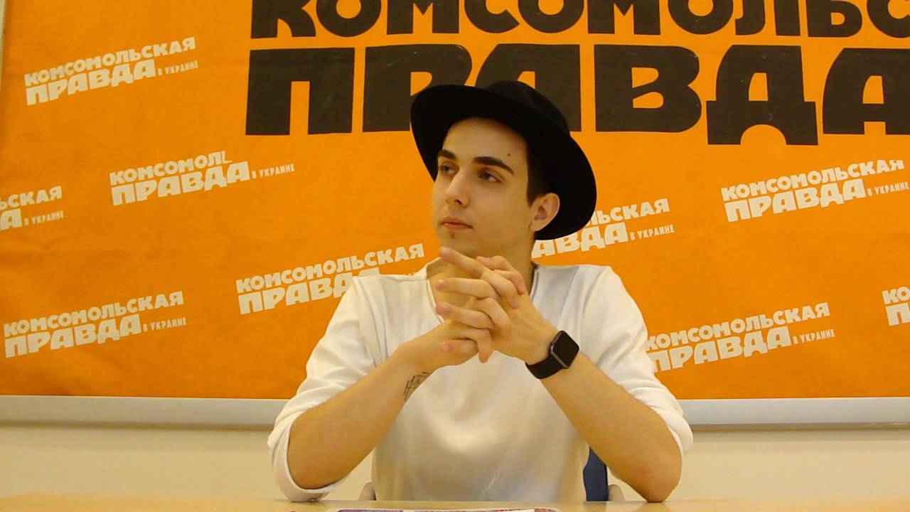 певец Костя Бочаров (Melovin)  -1
