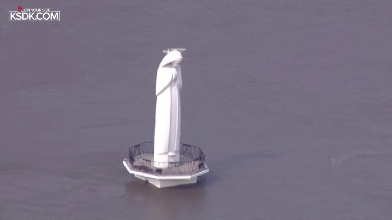 Praying Virgin Mary statue 'floats' on floodwaters in Missouri