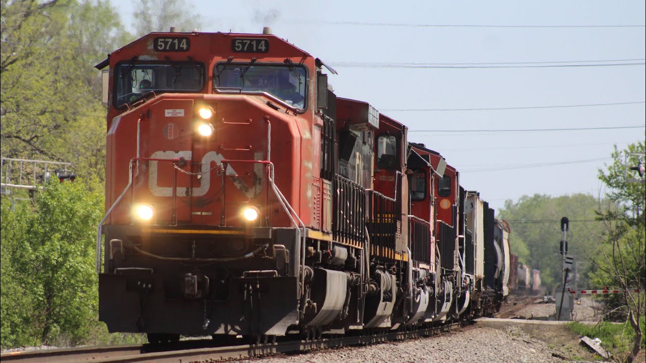 CN Northbound Freight with CANDO SD40-2!