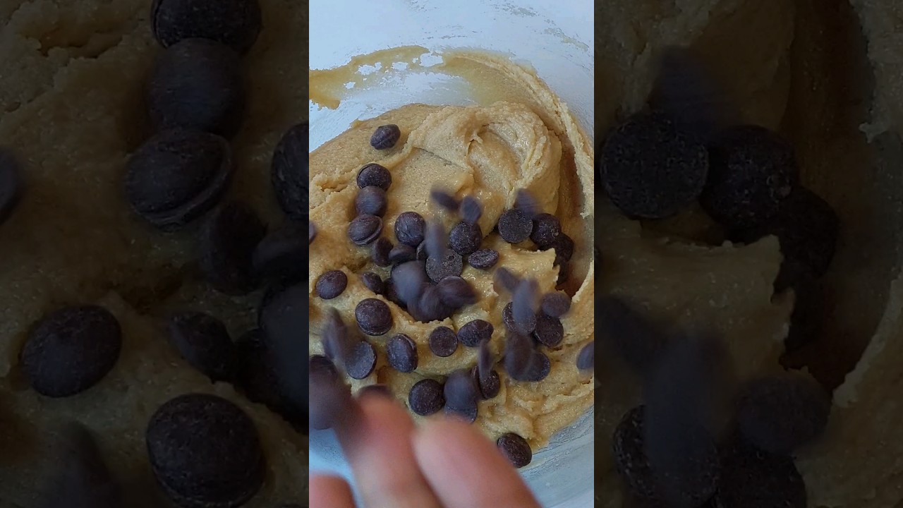 *BEST* CHEWY CHOCOLATE CHIP COOKIES | CHRISTMAS SPECIAL COOKIES #shorts