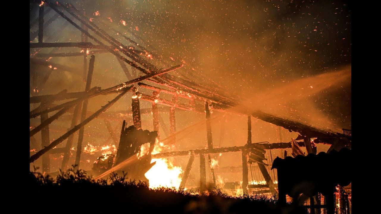 Scheune in Bimbach in Flammen - Über 100 Kräfte im Einsatz