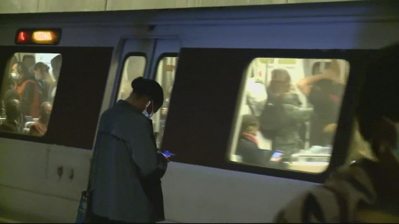 Metro commuters face indefinite delays after WMATA failure
