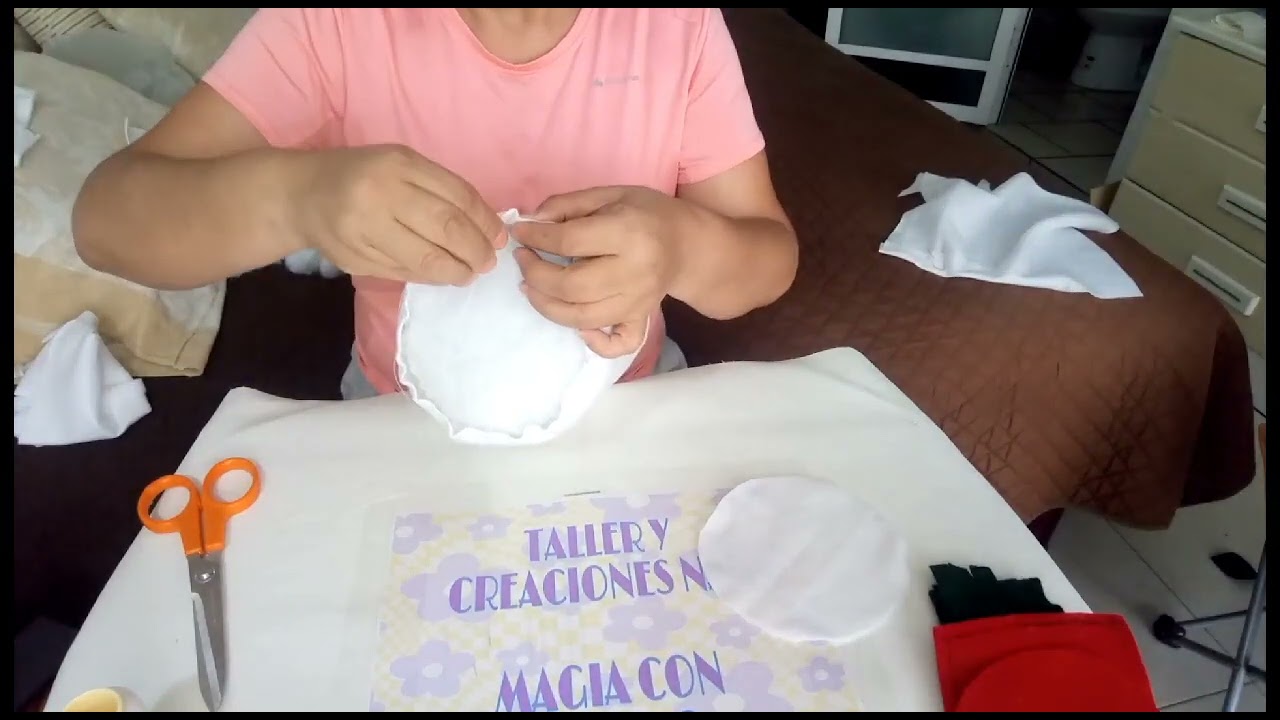 TUTORIAL//COMO HACER MUÑECO DE NIEVE con FIELTRO 👌