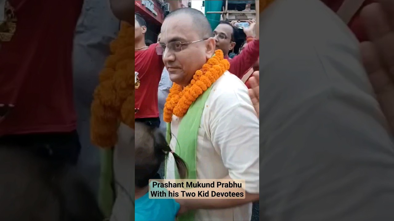 Prashant Mukund Prabhu With His Two kid Devotees #prashantmukundprabhu #prashantmukunddas #shorts