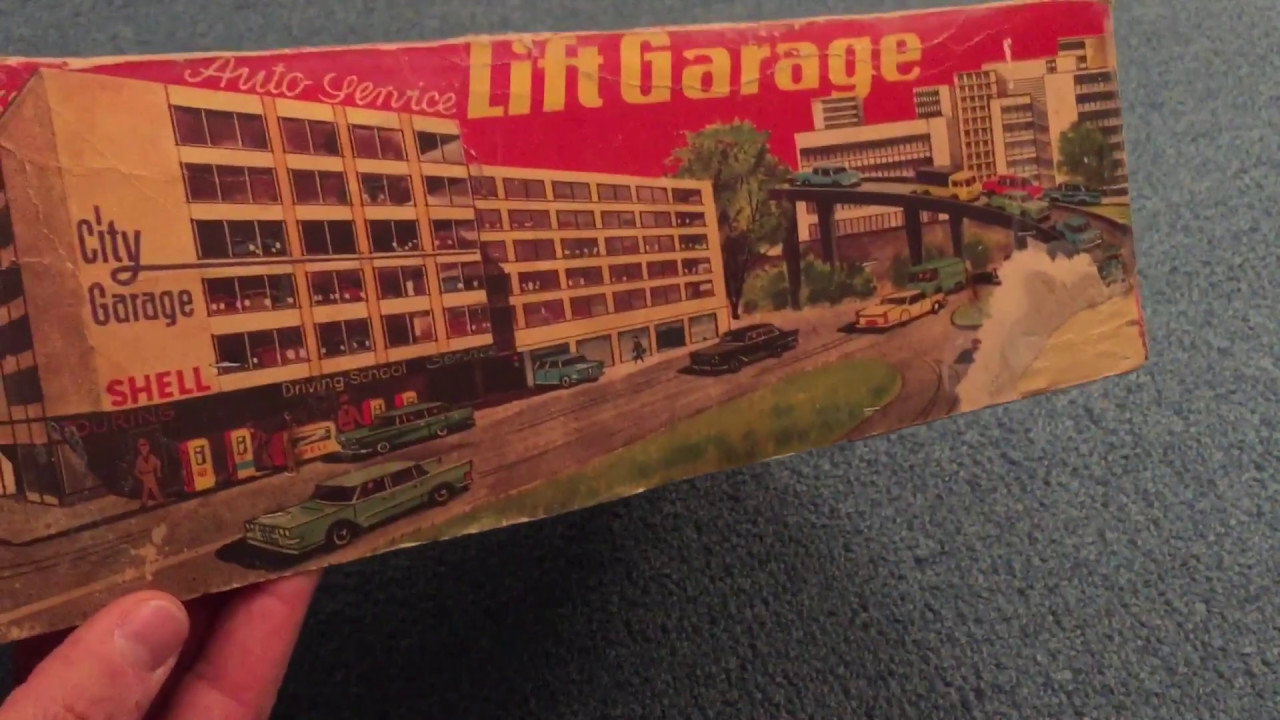 TIN TOY - Technofix 308 Lift Garage (1964)