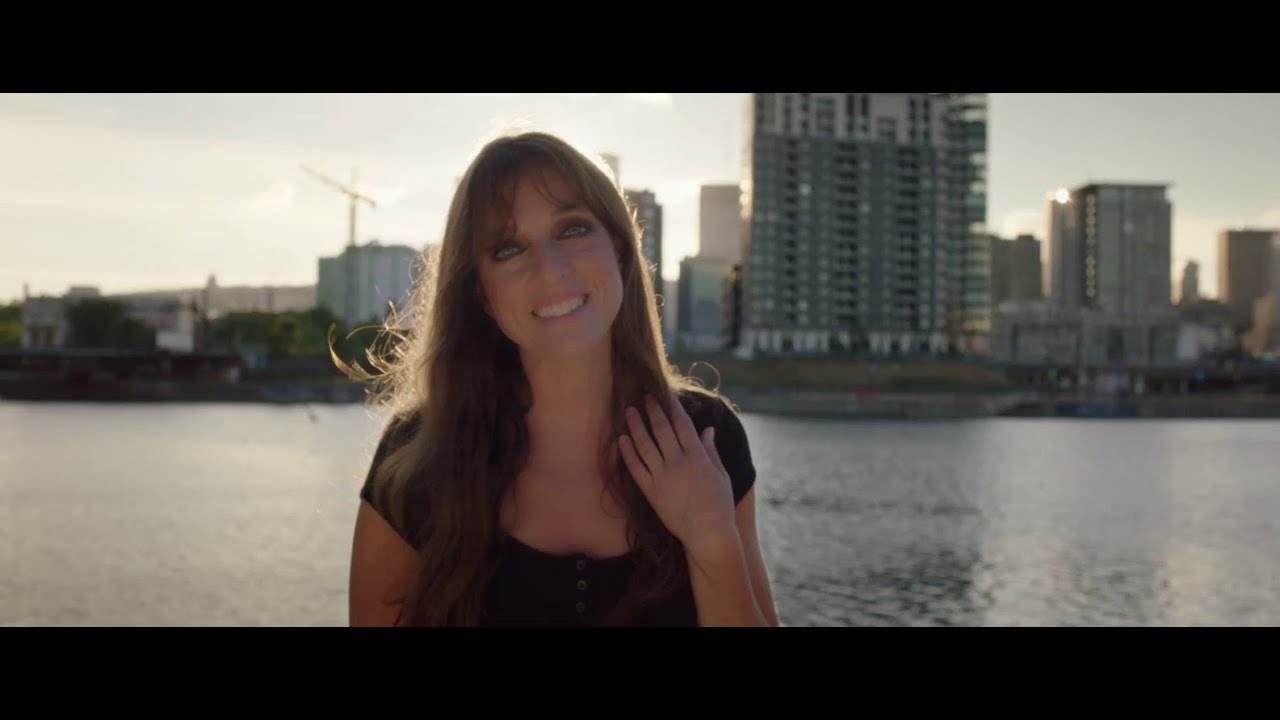 Lynda Lemay - Attrape pas froid [Clip Officiel]