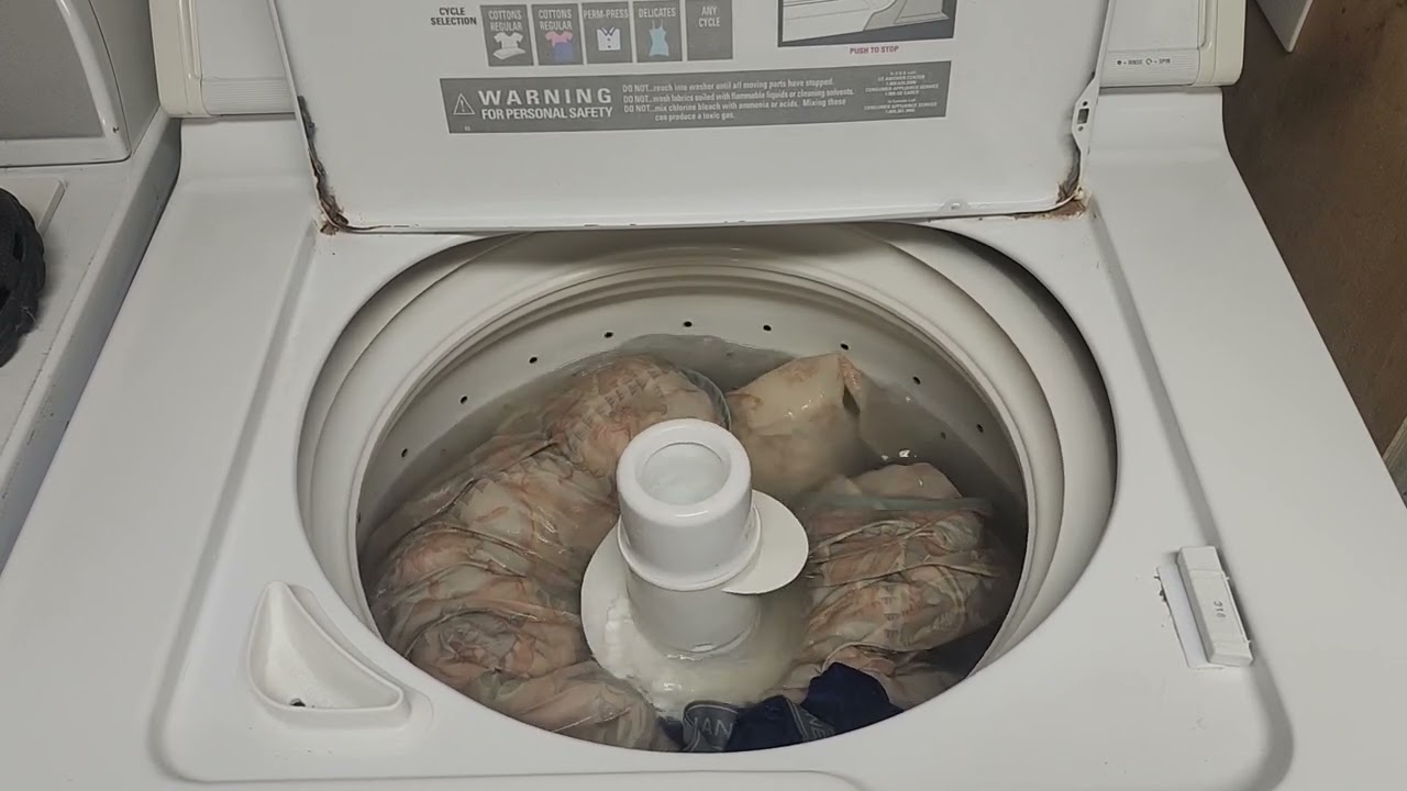 2000 Hotpoint Washer SuperCycle washing a comforter.