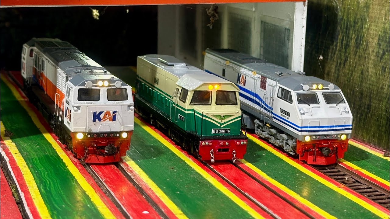Kereta Api CC204 &BB306 Langsir dari Depolok Lalu anjlok ditolong CC206 yg menghantam KA Babaranjang
