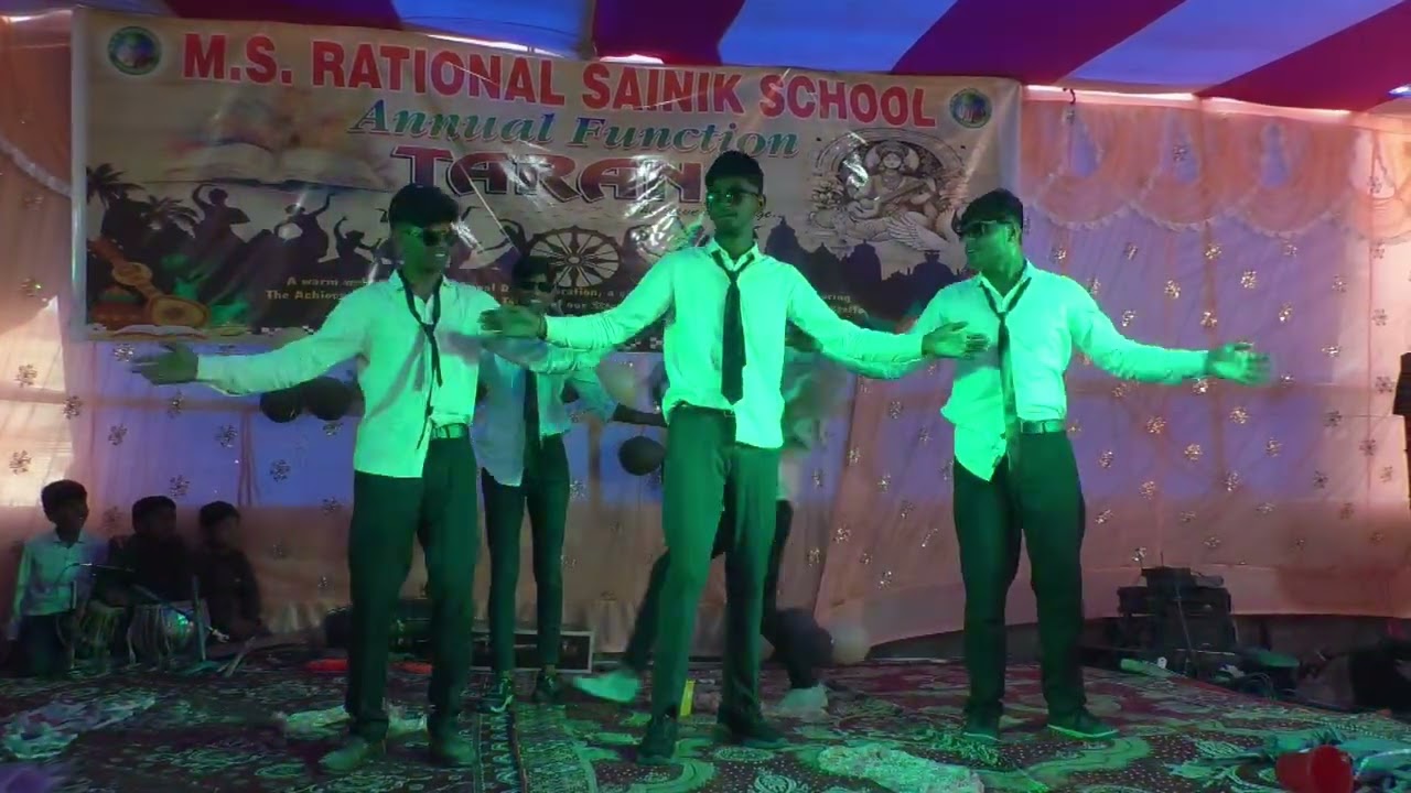 Funny Lazy Boys Dance Mix #TarangTheWaveOfChange #msrsainikschool 