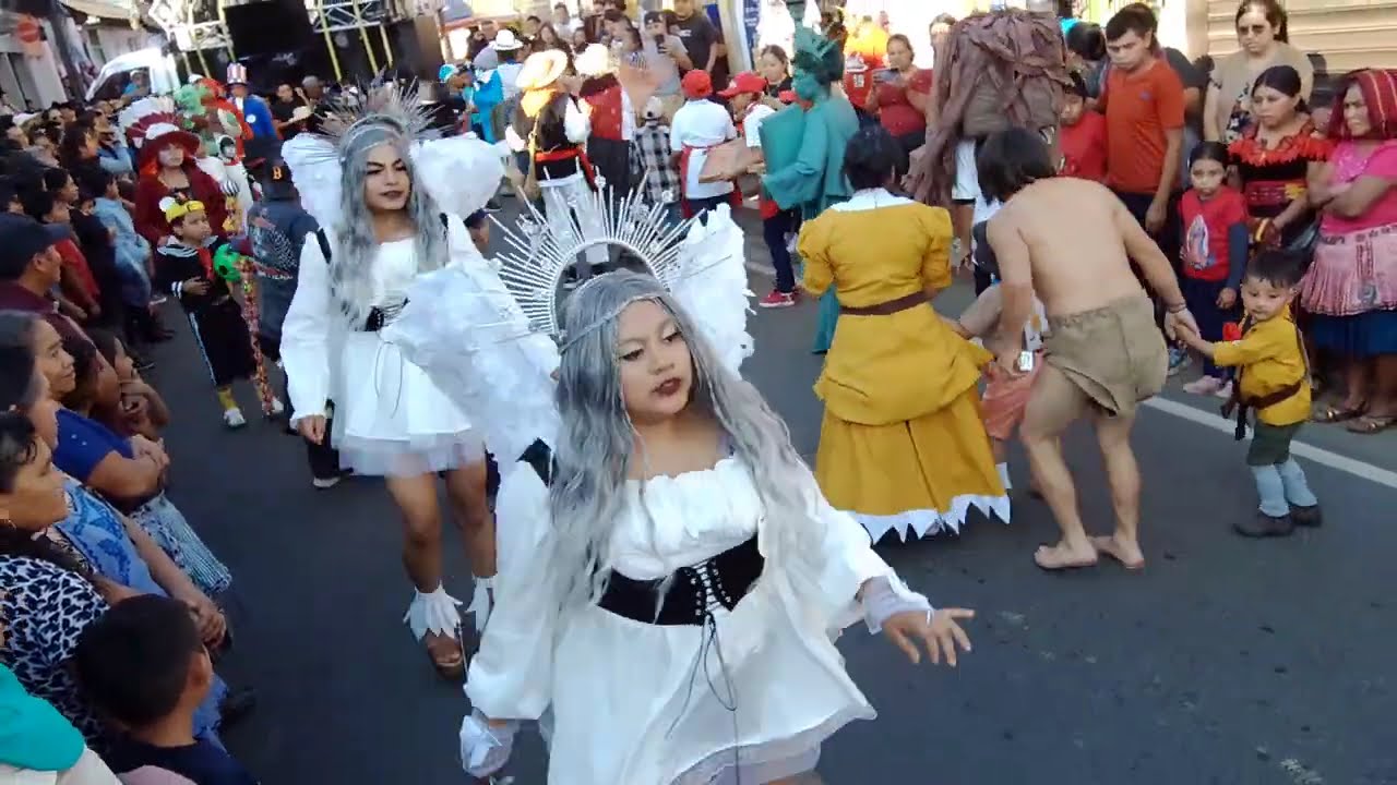Guatemala alotenango Sacatepéquez disfraces de fieros fiesta de la virgen inmaculada animando