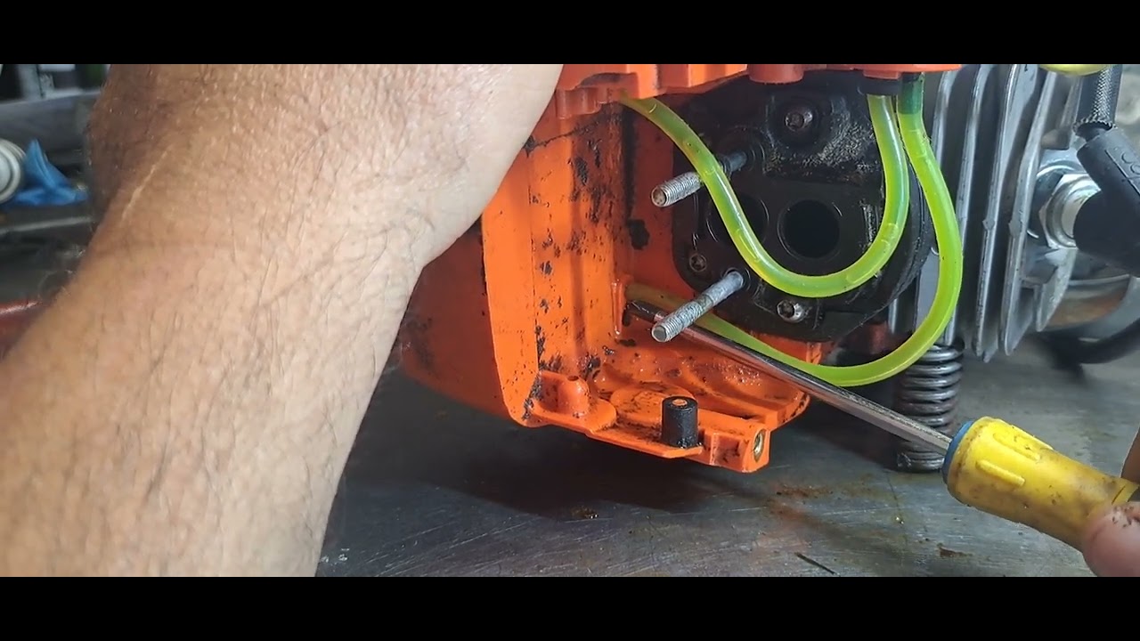 RDMJ.MOTOSIERRA 240XP  LA VALVULA DE RESPIRACION DEL TANQUE DE GASOLINA.  PROBLEMAS  Y SOLUCIONES.