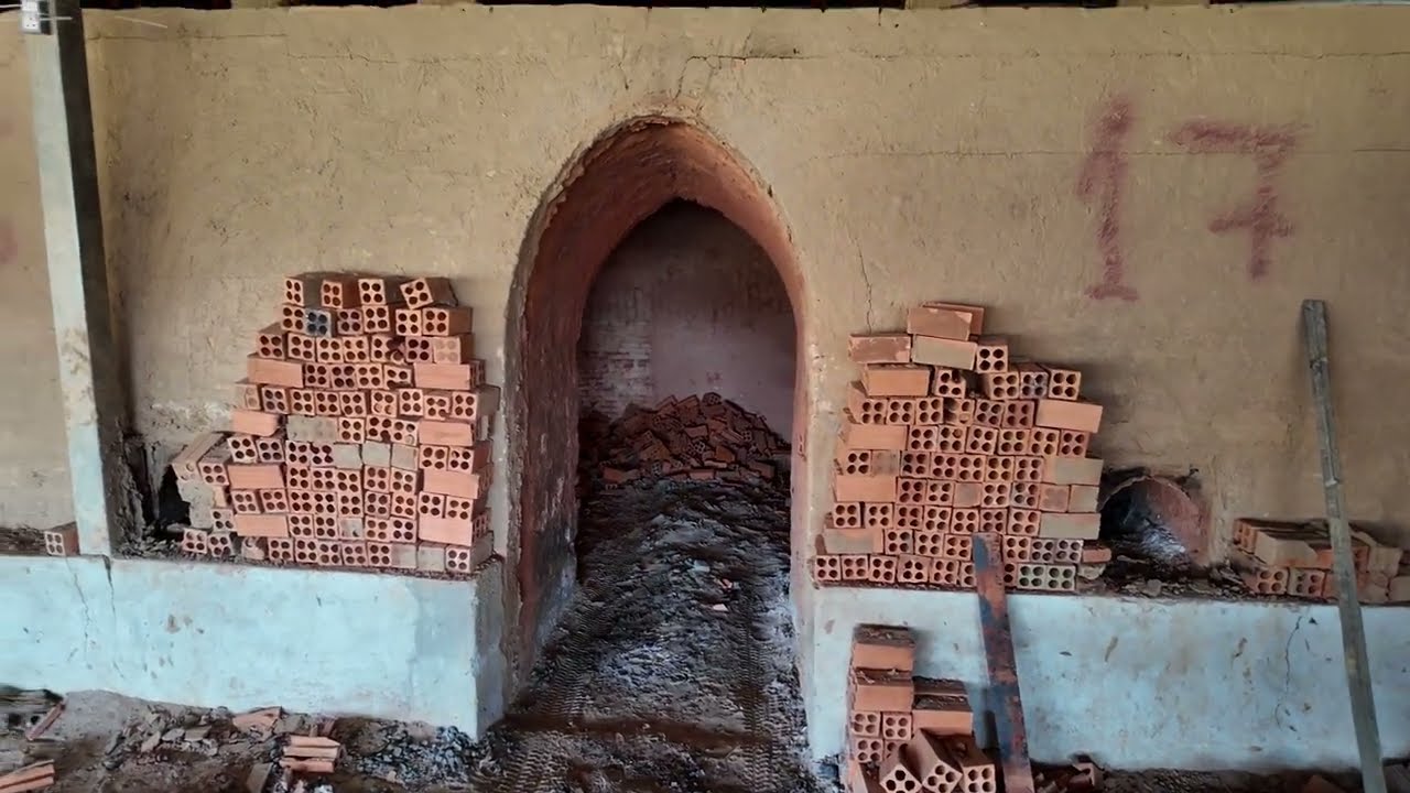 Вид на процесс изготовления кирпичей в Кратие, Камбоджа 🇰🇭