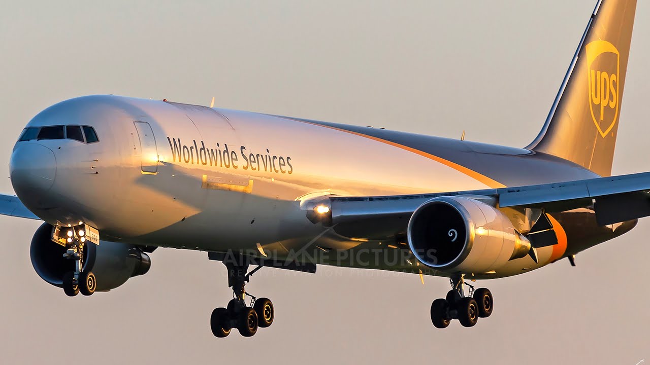 RUSH HOUR at East Midlands Airport - Cargo Arrivals & Departures During Sunset