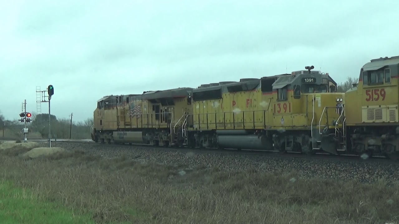 CNW Patch & Great Traffic on the Glidden Sub!