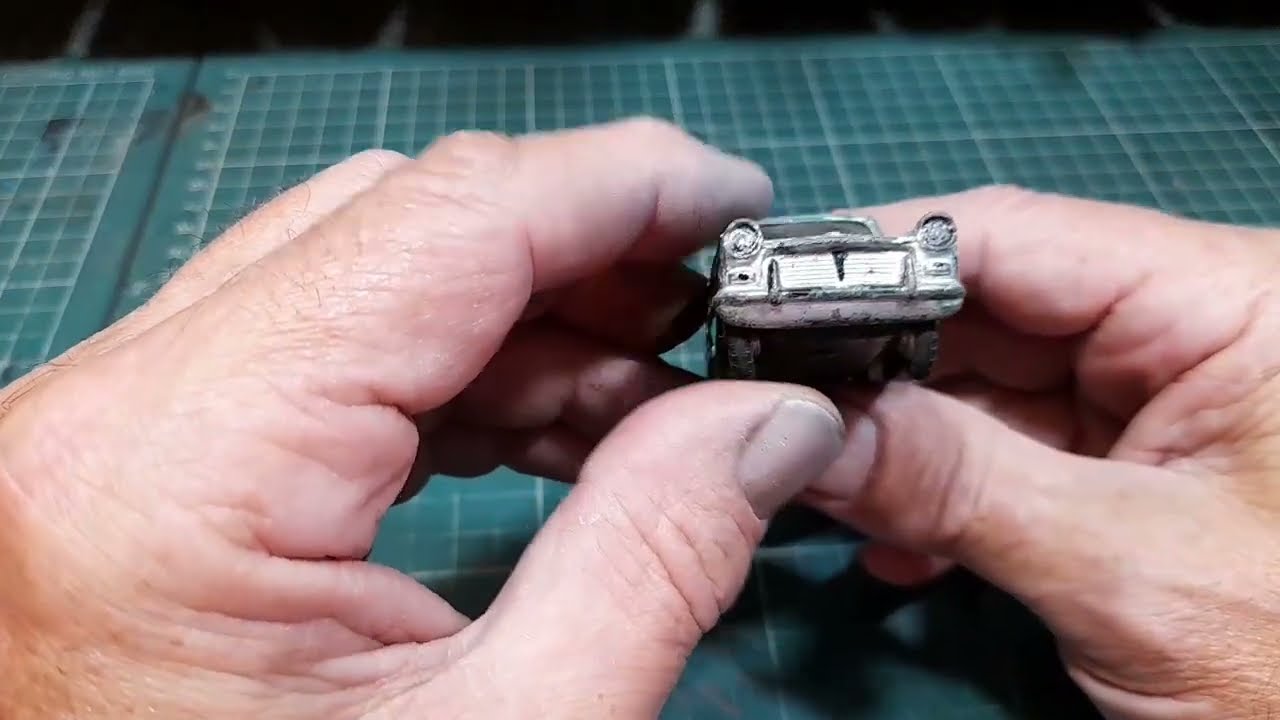 Diecast Restoration Dinky toys Triumph Herald no/189