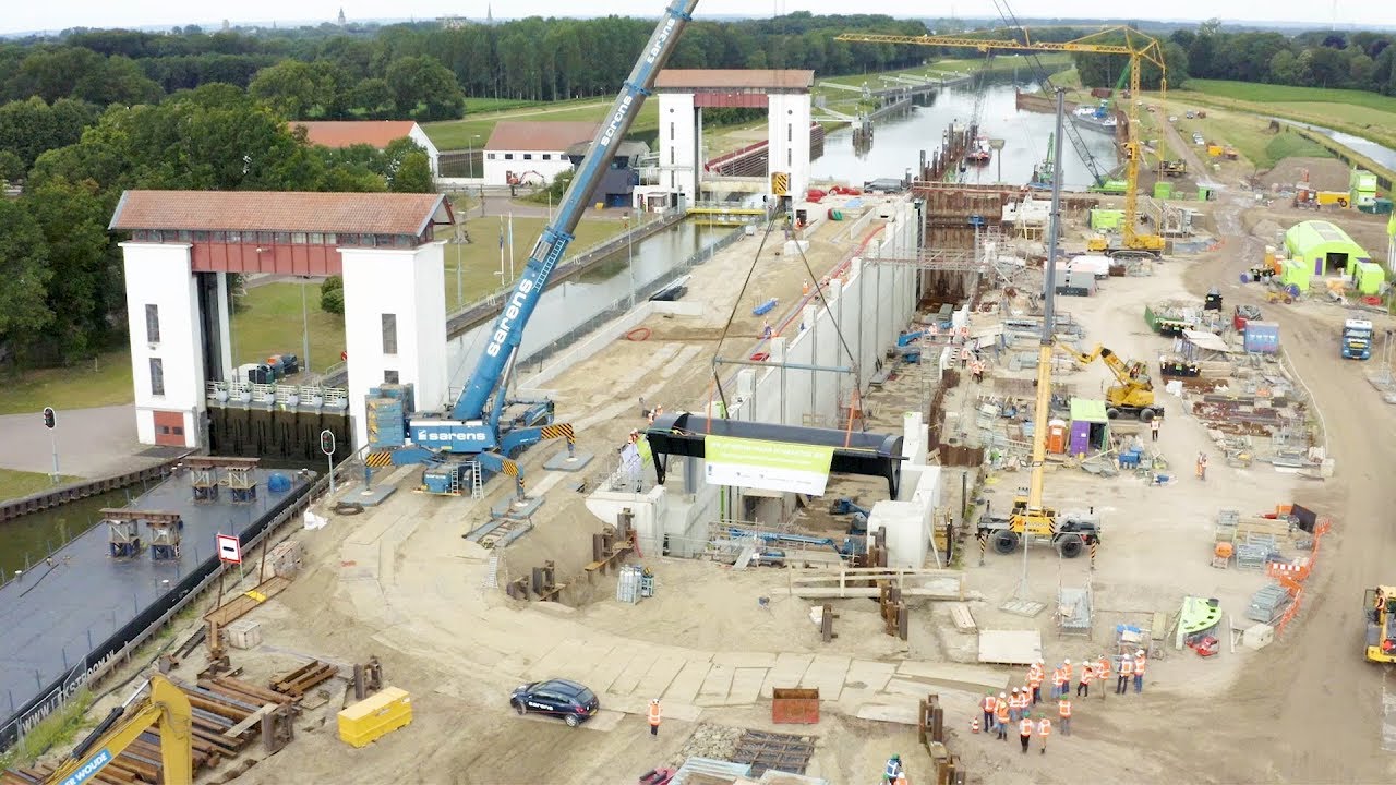 Sluiscomplex Eefde: twee kolken met drie type deuren | Sluis Eefde