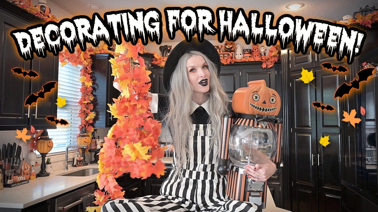 Nostalgic Halloween Kitchen Decorate With Me! 🎃🍂