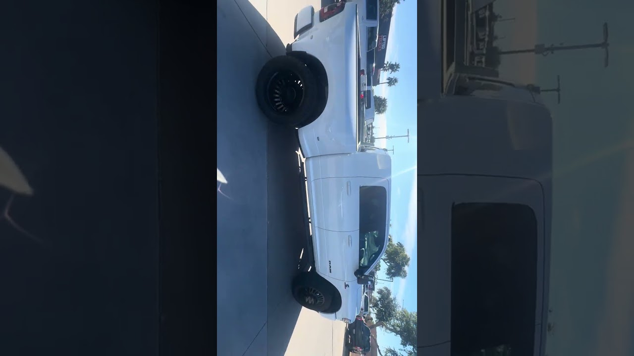 Lifted Trucks Mesa, Arizona 2024 Ram 3500 DRW Laramie t30669