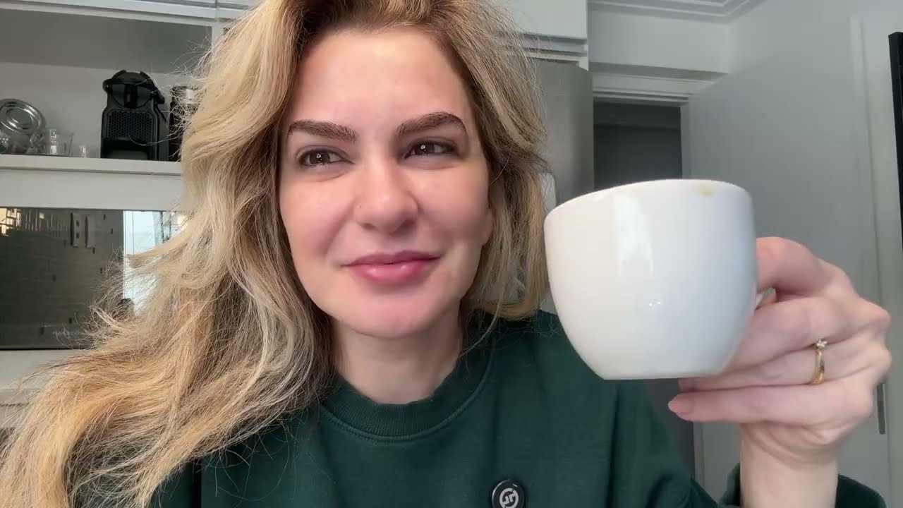 VIVENDO UMA MANH&Atilde; COMIGO [Alice Salazar]