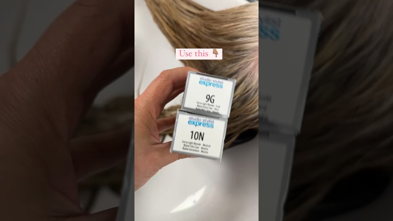 How I blend gray hair to look like blonde highlights on 10 minutes #hairtutorial hairtransformation