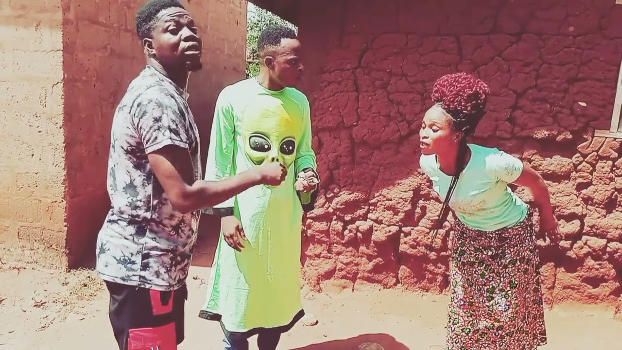 Fally Gbadenoukpoui ( sorcière en argent)