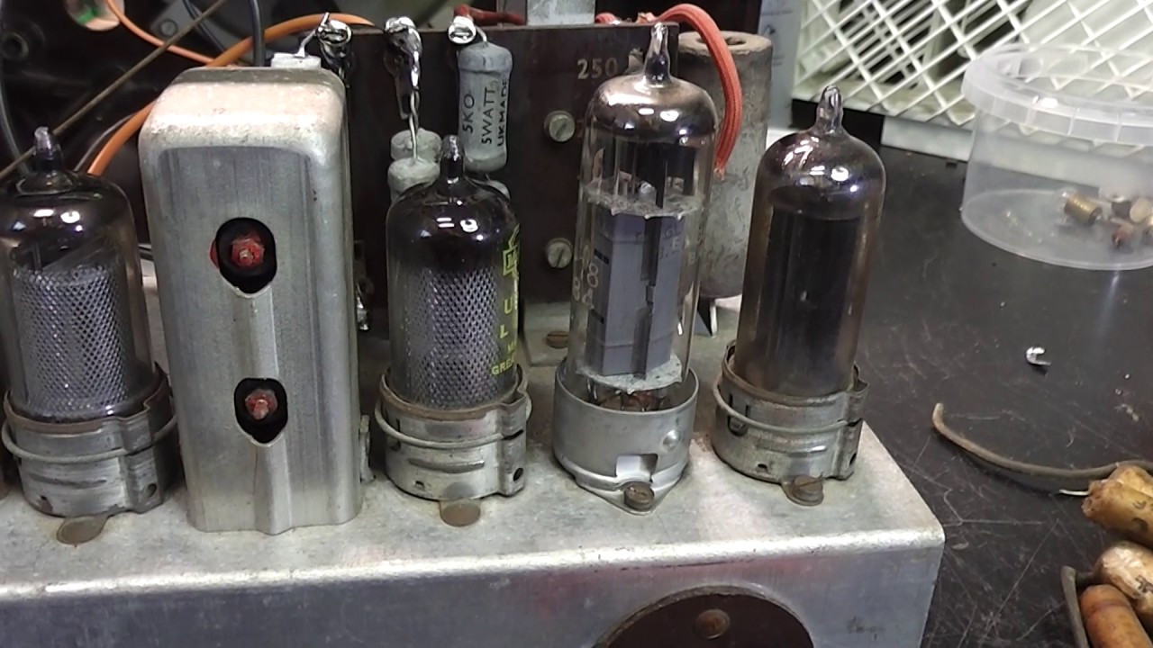 Bush DAC90A Valve Tube Radio Restore and speaker repair.