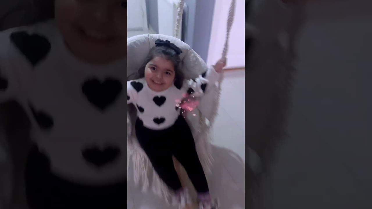 Evin her köşesini kendince değerlendiren küçük munzur🤣🤣🤣😘