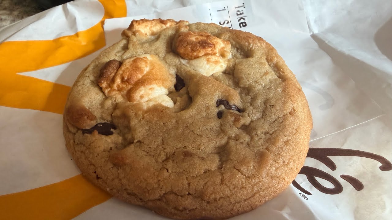 Checking out the new s’mores cookie from McDonald’s 🍪 