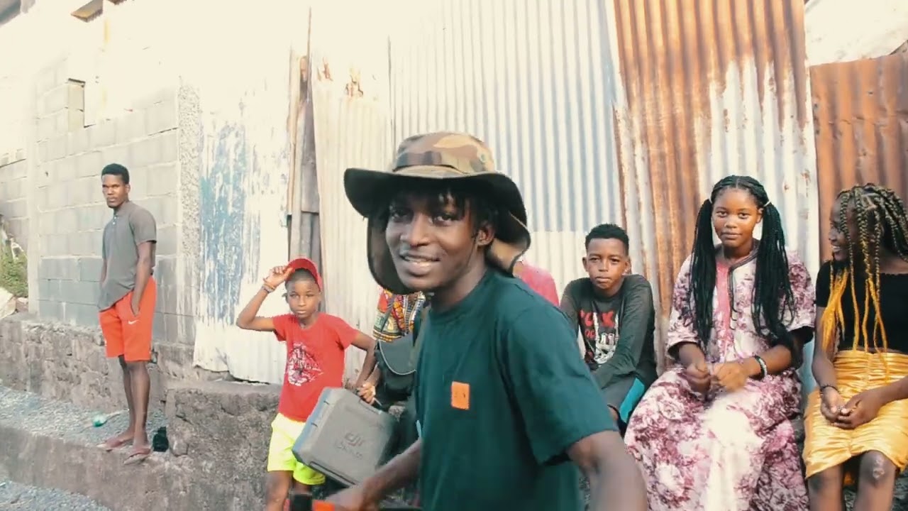 Sur Les Terrains partie || - Débarqué  (clip officiel)