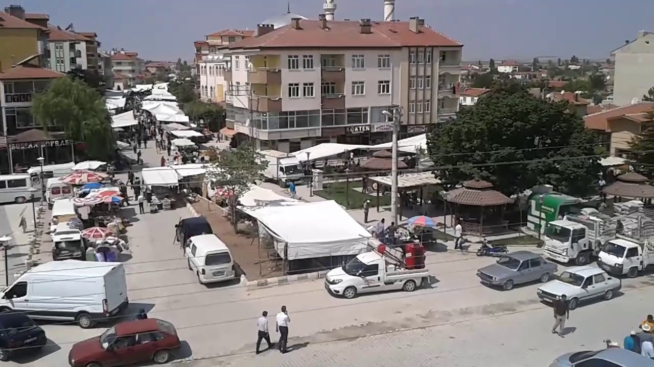 &Ccedil;ELTİK İL&Ccedil;ESİ  Halk pazarda alışveriş yapıyor