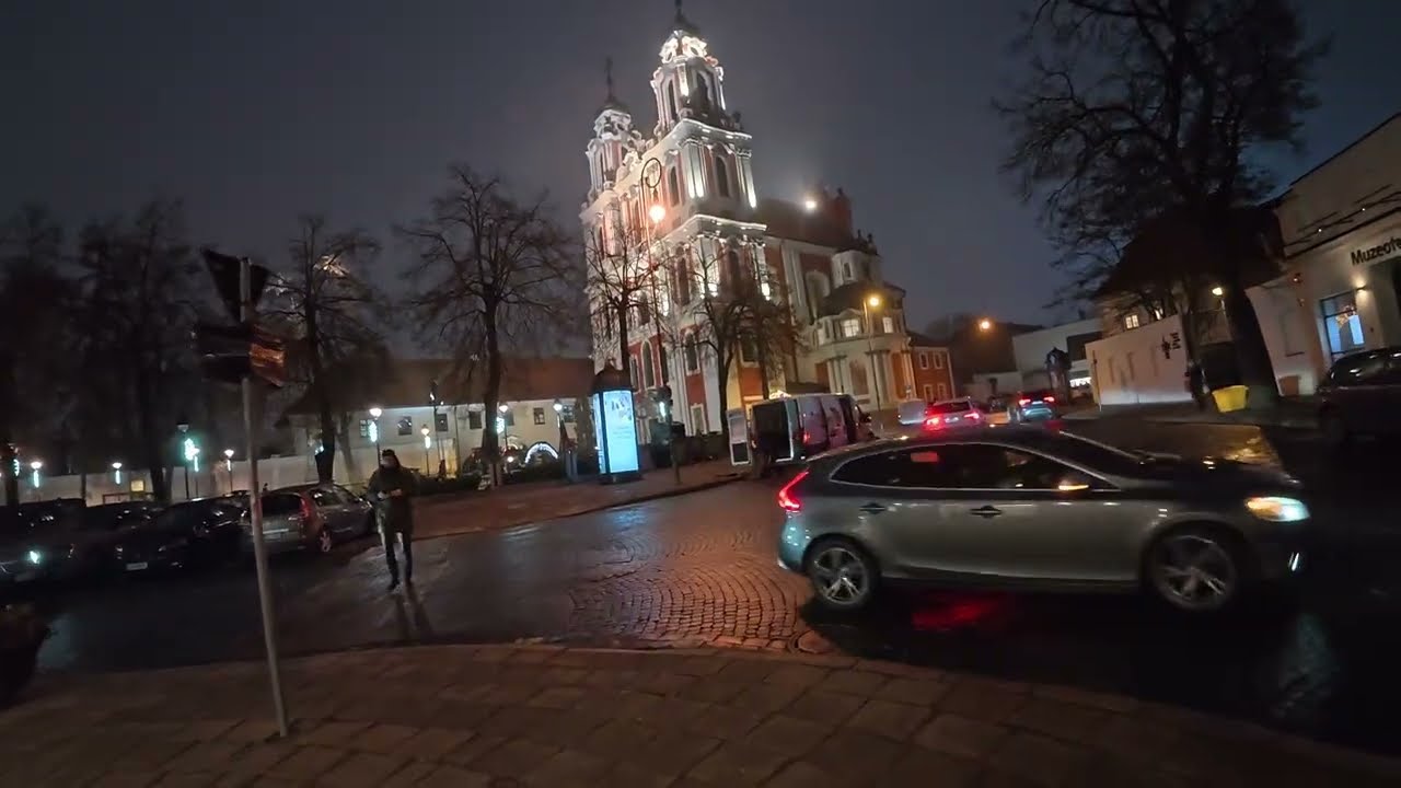 Evening Walk from Reformatų Skveras to St. John’s Church | Vilnius
