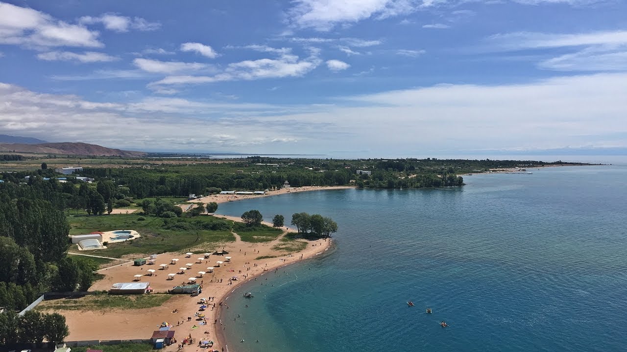 بحيرة ايسي كول في قرغيزستان 2017