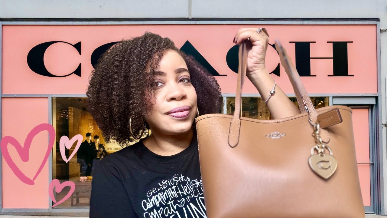 What’s In My COACH Mini City Tote Bag! Why I LOVE This Bag! 🩷