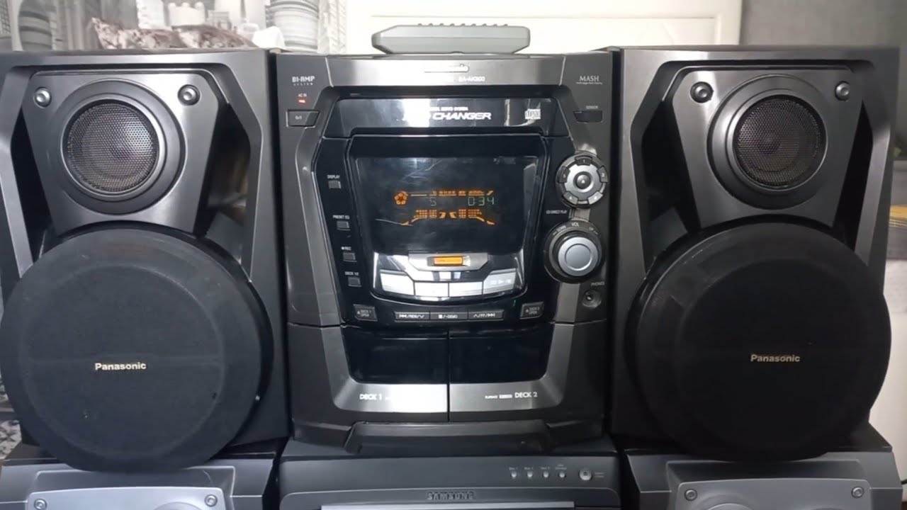 Panasonic SC-AK200 Tocando: Gigi D'Agostino - Ginnasticamentale (F.M.)