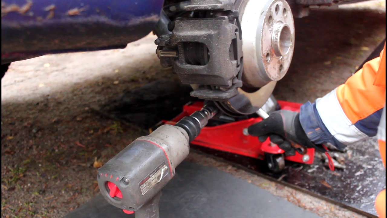 Volkswagen Transporter T5 Rear Coil spring change