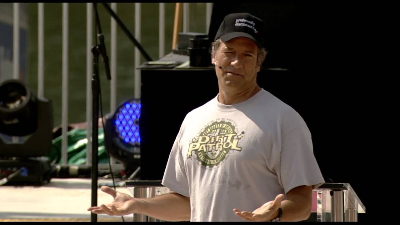 Mike Rowe speaks at the 2013 National Jamboree