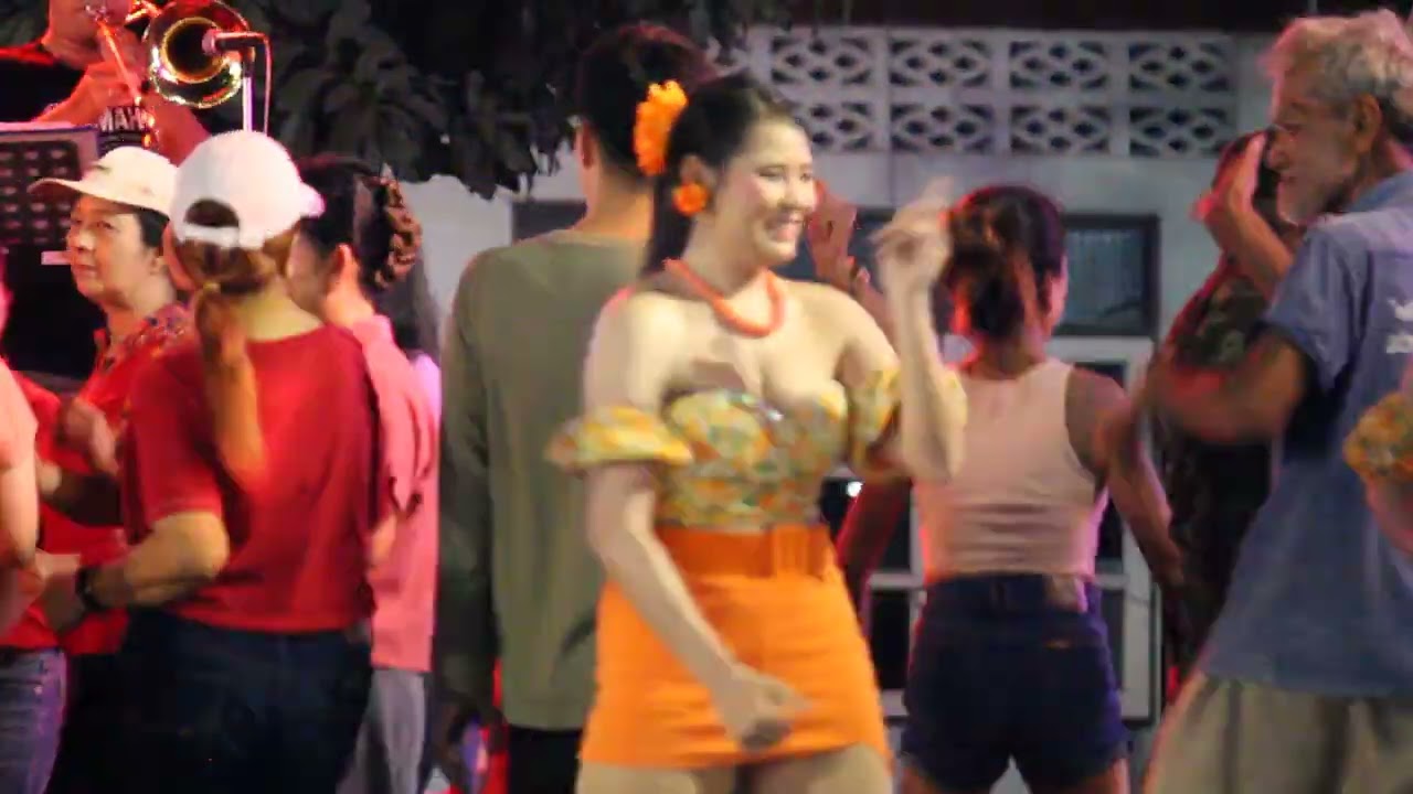 วงดนตรี ช.อิเล็กโทน อุตรดิตถ์ นางรำสาวสวย AP Show Uttaradit