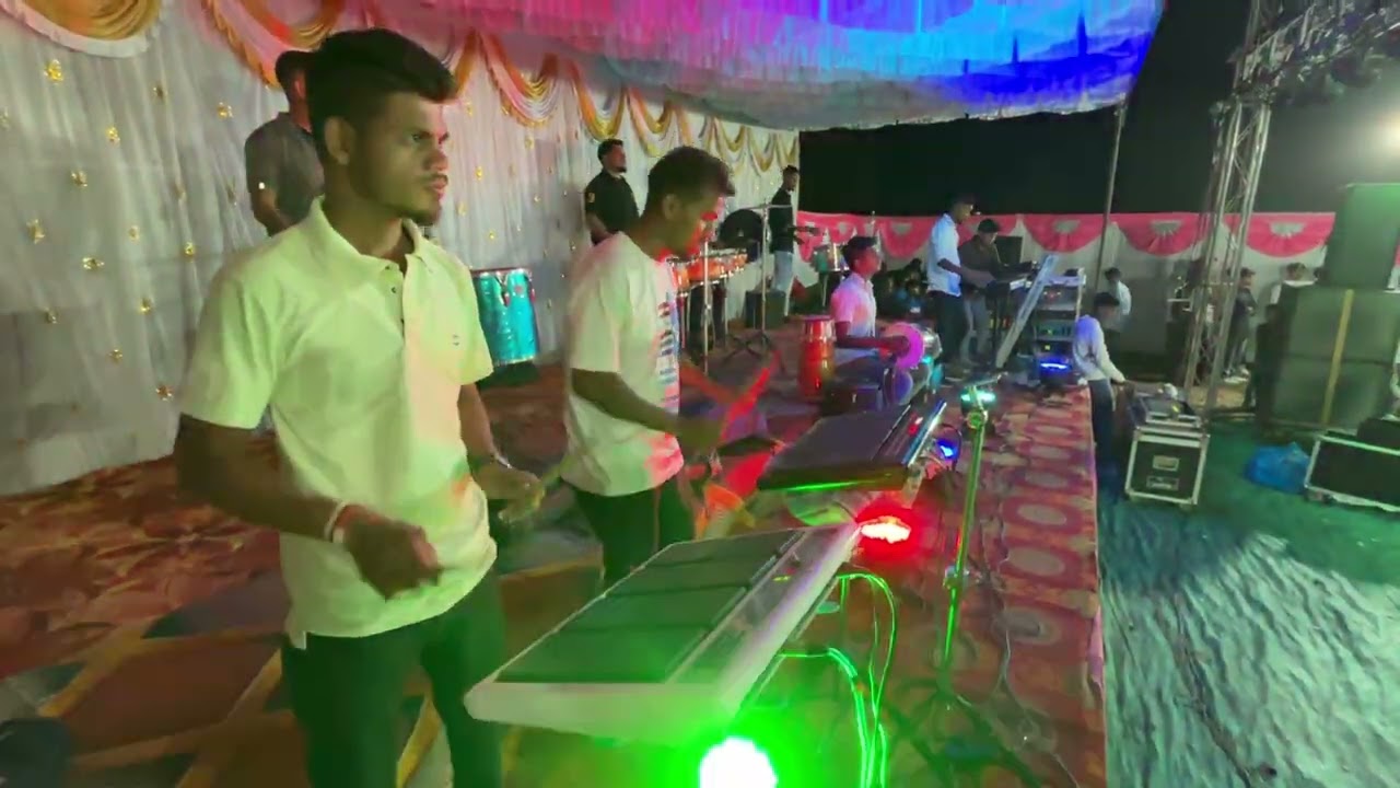 😍लग्नात जास्तित 🎼जास्त वाजल 🎹जानारे🥁म्हनजे तारपा🕺🏻पब्लिक पण जाम खुस 👍🤩🥰