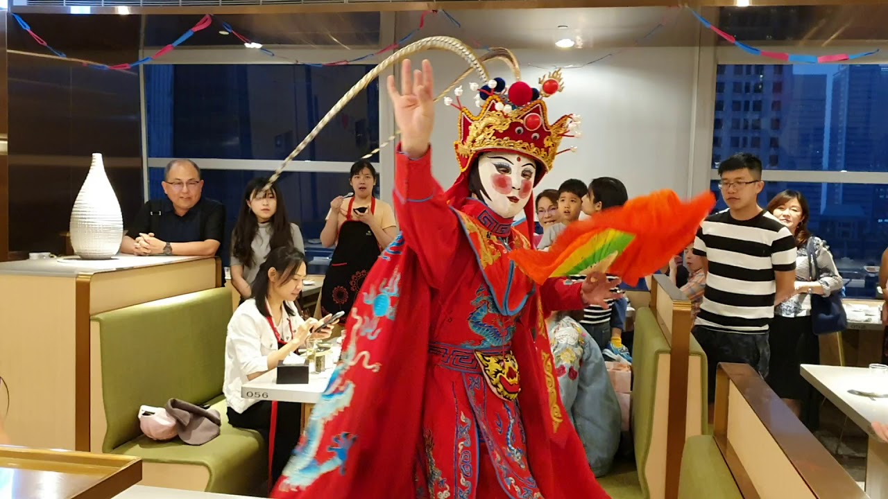 大遠百海底撈川劇變臉秀