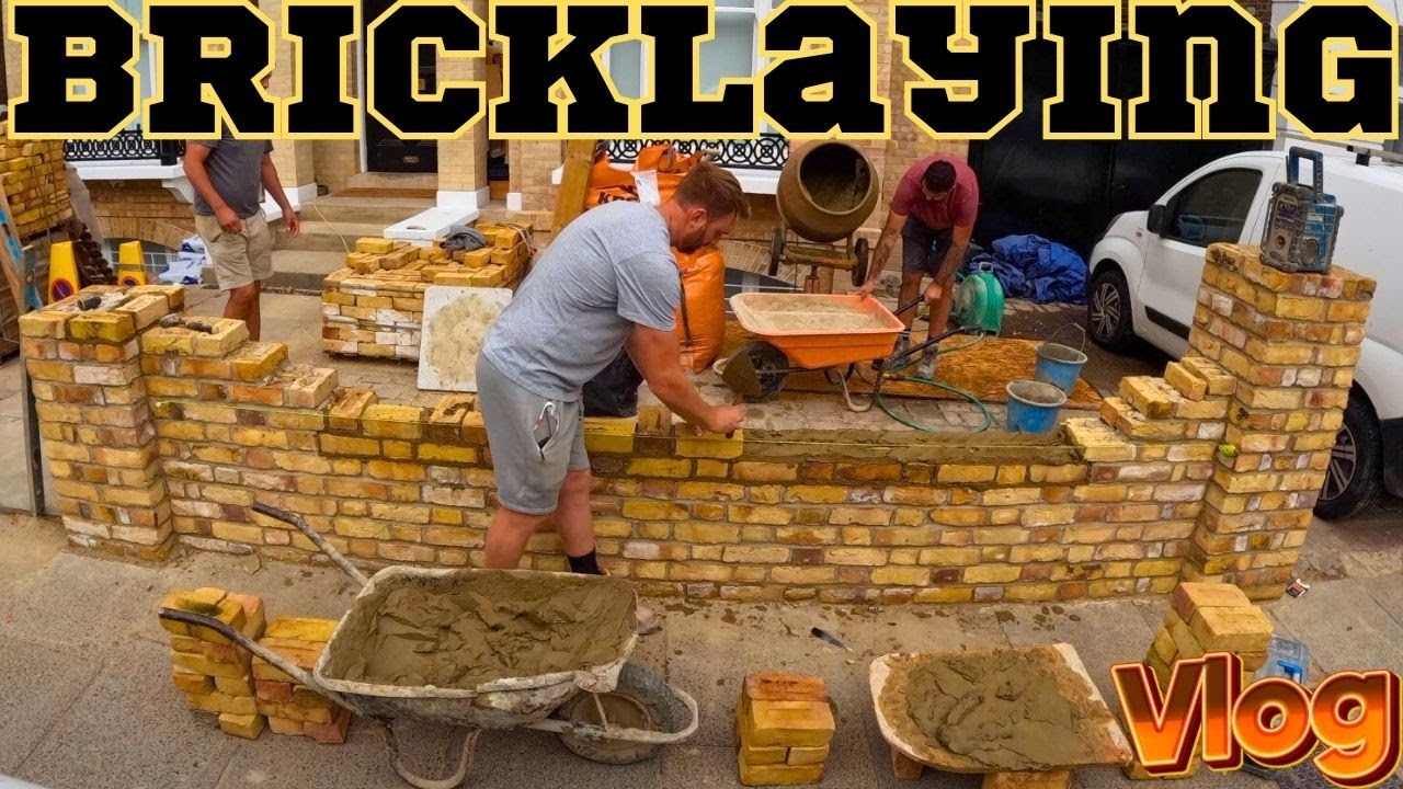 Bricklaying On A HUGE London House