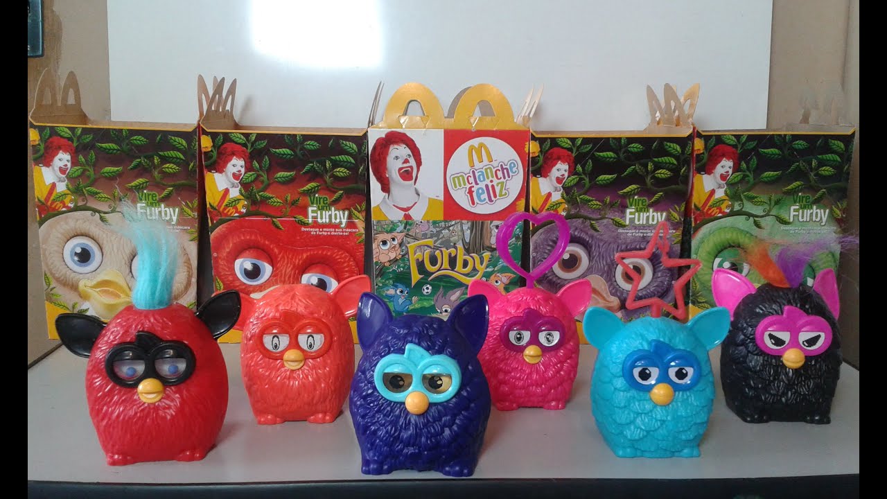 Coleção Furby mc lanche feliz Janeiro 2014 ( trocando a bateria )